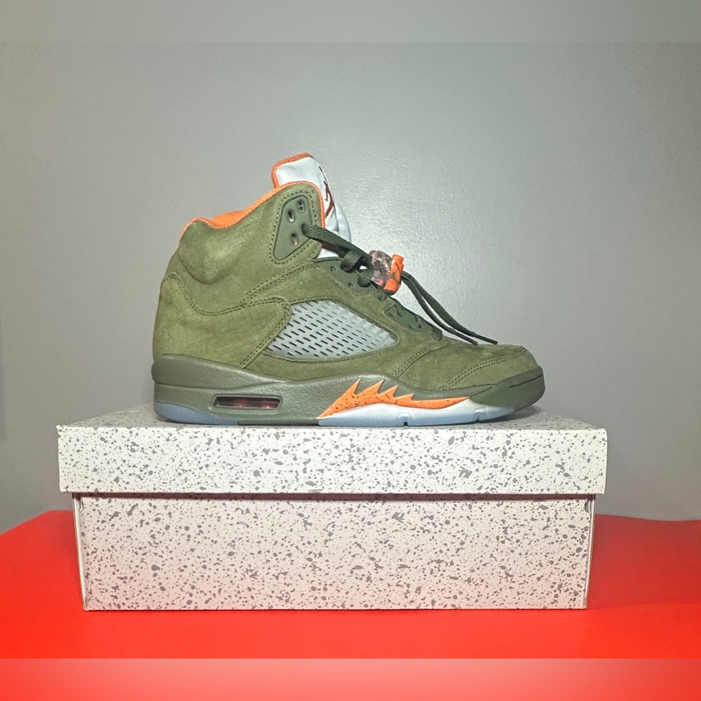 Size 9.5 - Air Jordan 5 Retro 2024 Olive